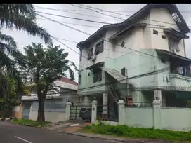 Dijual Rumah Hook Comercial Area Jl Pattimura