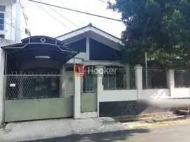 Rumah 2 Lantai Di Jalan Sumbing, Area Jakarta Selatan
