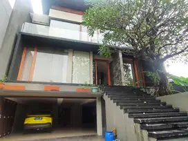 Rumah Furnished Eksklusif Puri Indah, Jakarta Barat, Luas 1000 m²