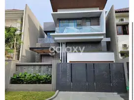 Rumah Baru Gress 2,5 lantai Taman Golf semi furnish Citraland utama
