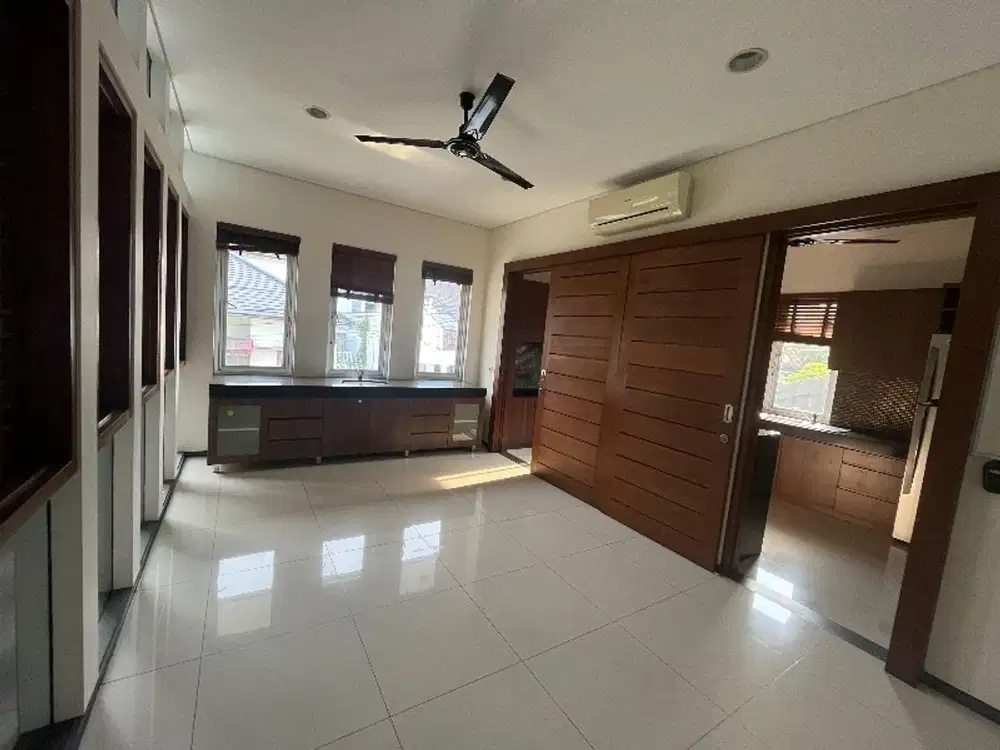 runah 2lantai yg rapi, tenang, nyaman