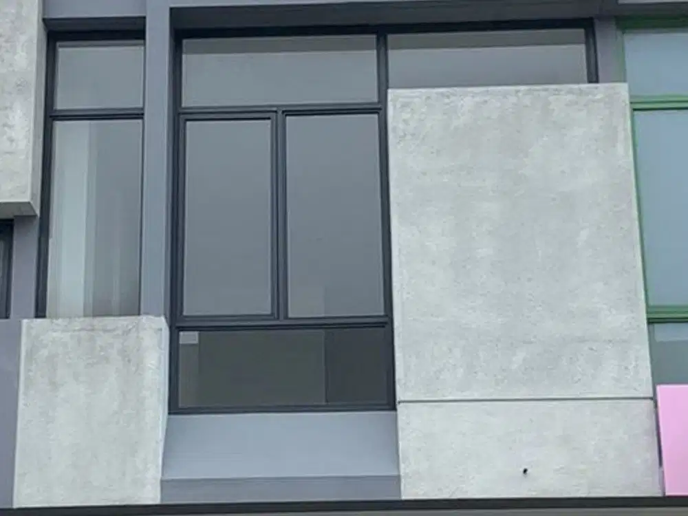 Ruko 2 lantai siap pakai lokasi super strategis ramai Anggrek Loka BSD