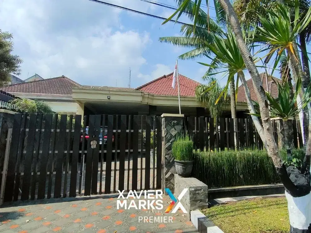 Dijual Rumah Terawat Tengah Kota Area Komersial di Klojen Malang