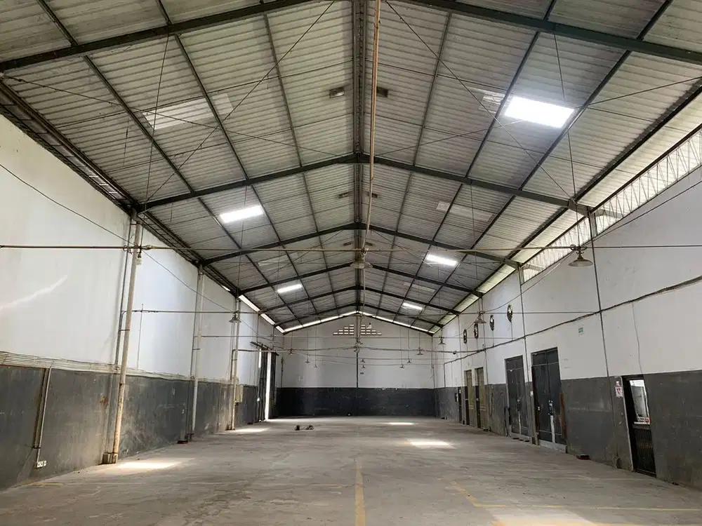 DISEWAKAN GUDANG SUPER STRATEGIS RAYA TAMAN SEPANJANG