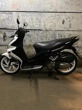 Skywave Hitam Putih