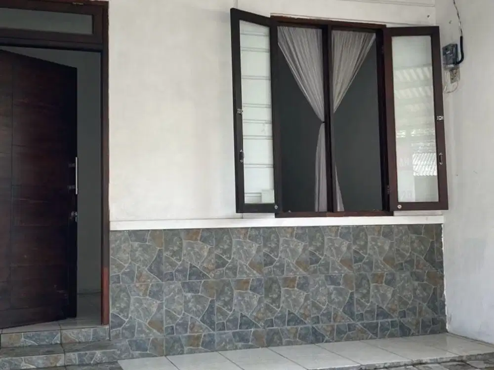 Dijual cepat rumah Griya Loka dekat sekolah & pasar modern BSD