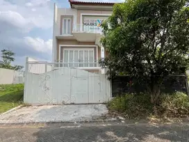 Rumah  Mewah Harga Menarik di Greenwood Boulevard Araya Malang