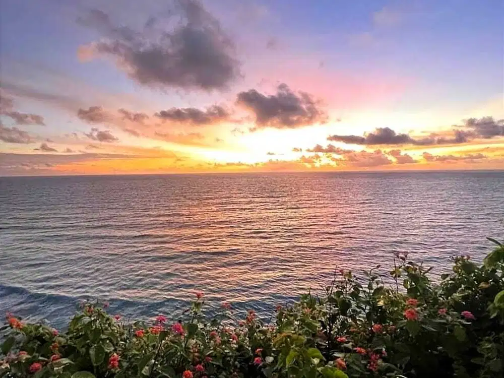 Tanah Cliff Front Suluban Beach Uluwatu