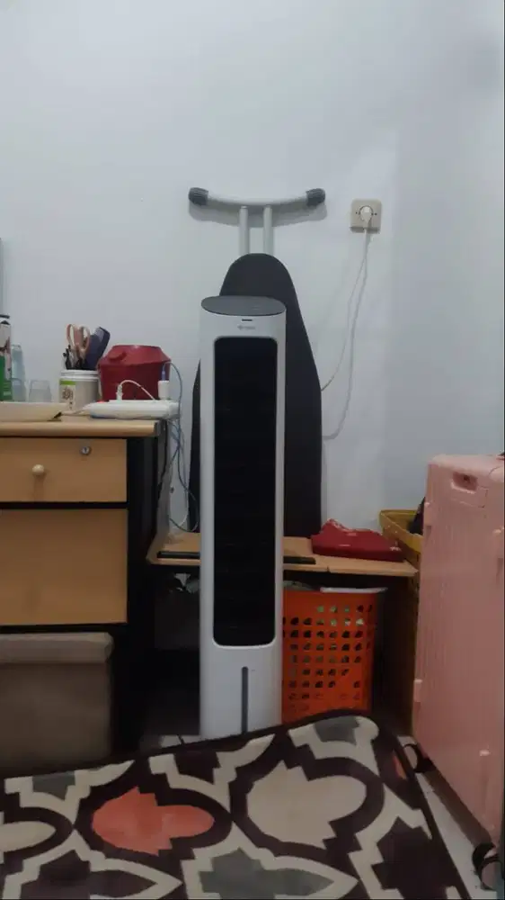 Jual kipas angin gree tower fan pemakaian 1 tahun