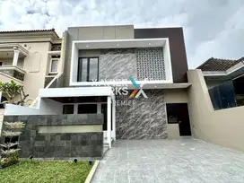 Rumah 2  Lantai Siap Huni Akses Mudah Kemanapun di Araya Golf Malang