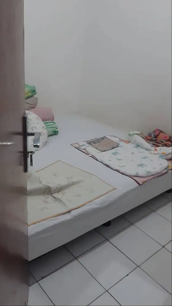 Jual kasur spring bed bahan tebal  ada 2 unit