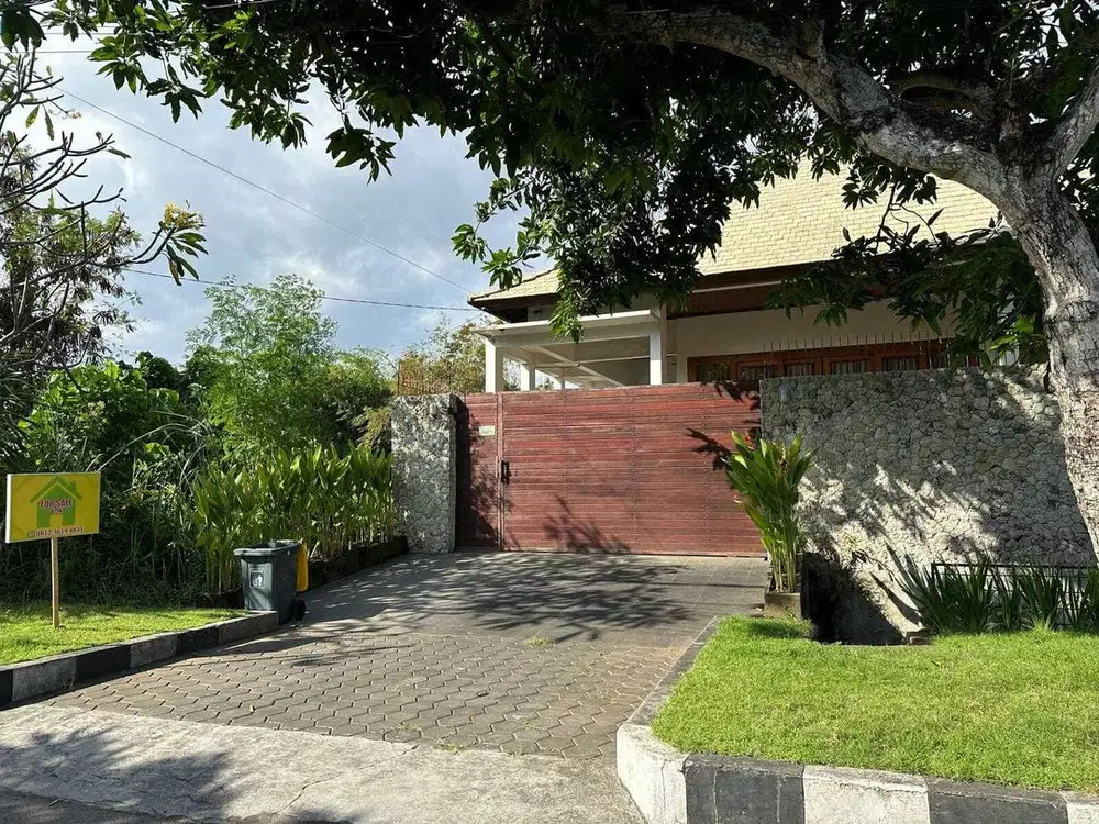 Rumah Nyaman Dekat Dyatmika School di Ketewel