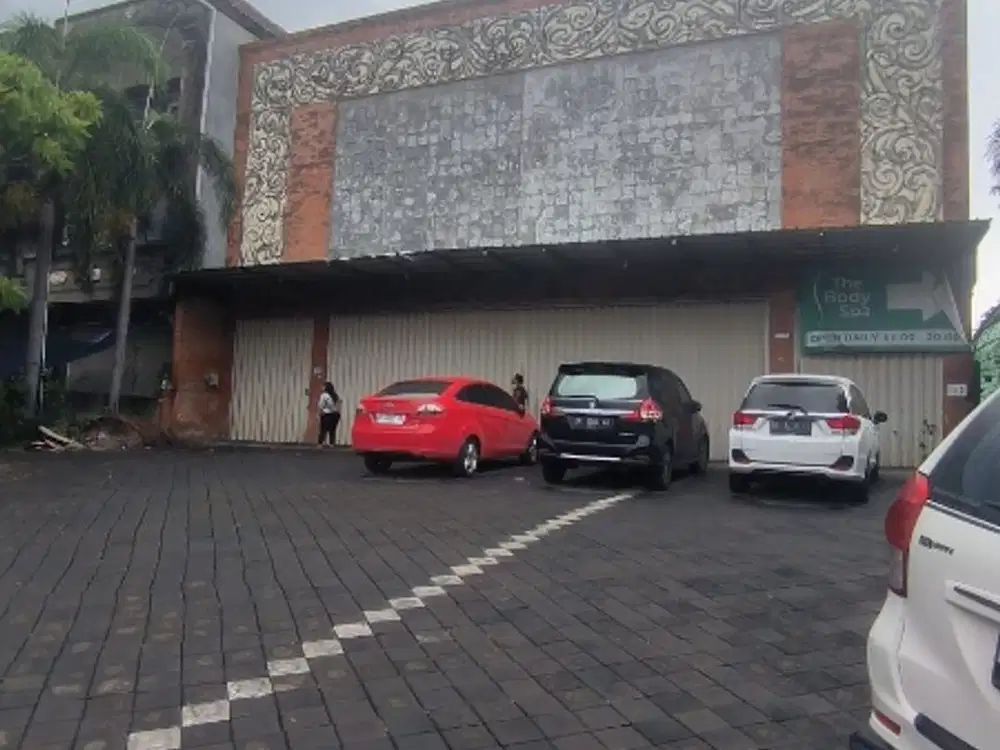 Ruko Showroom Strategis Dekat BCA Gatsu Barat