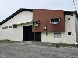 Gudang lebar 30 meter ada kantor 2 lantai masuk kontainer 40 ft Jatake