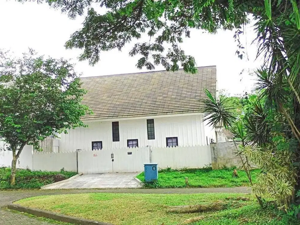 Rumah Baru Harga Bawah Pasar American Style di Golf Araya Malang