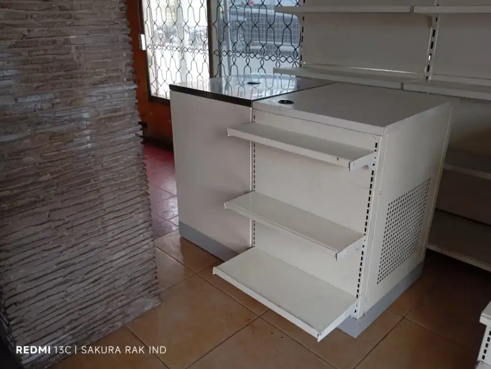 MEJA KASIR BEKAS