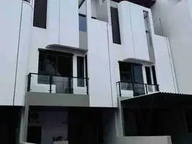 Rumah di Utan Kayu Matraman GRV (AKSES 2 MOBIL) Strategis Murah Dekat Jakpus di Jakarta Timur