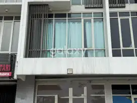 RUKO KOMERSIAL STRATEGIS DEPAN CITRALAND SPORT CENTER