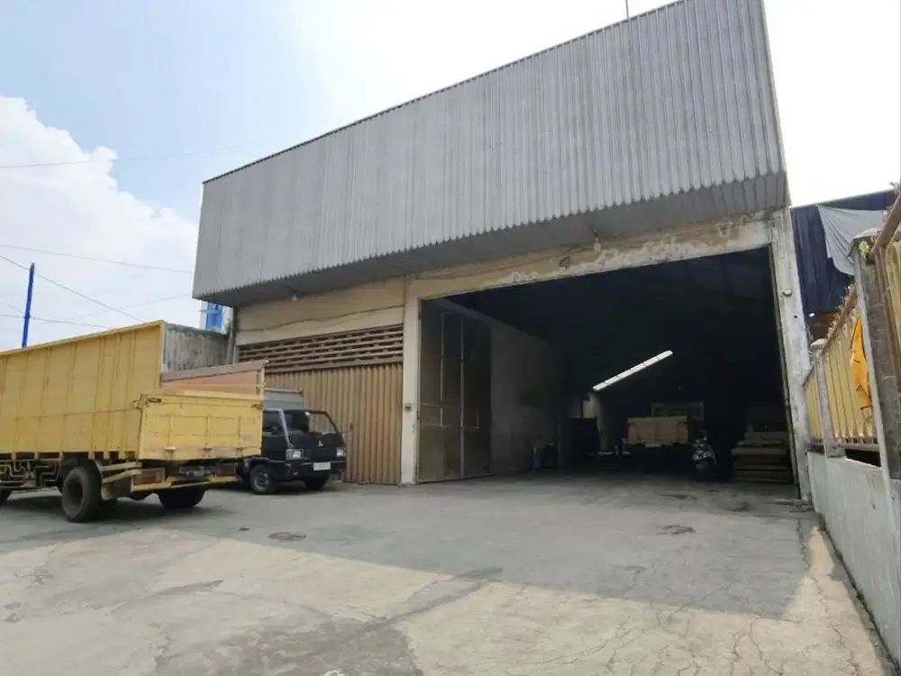 Gudang Super Luas Akses Mudah Strategis Tengah Kota di Suhat Malang