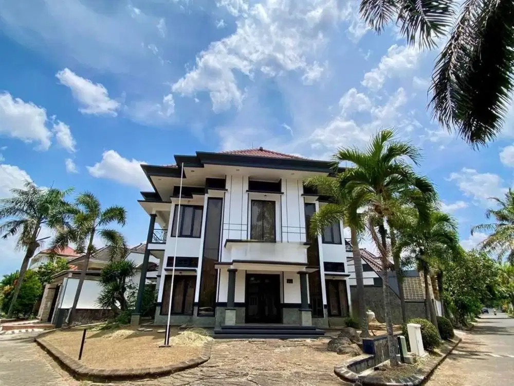 Rumah Megah Hook Dekat ke UMM di Bukit Cemara Tujuh Tlogomas Malang