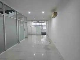 Disewakan Ruko Plaza Kebon Jeruk, Jakarta Barat Siap Huni