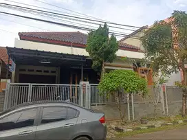 Dijual rumah di Taman Graha Asri
