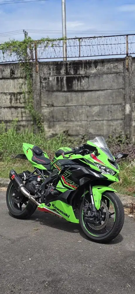 KM 2RB! Kawasaki Ninja ZX 25 RR