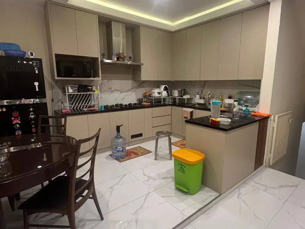Disewakan Rumah Cantik di PIK Layar Permai Uk 8x15