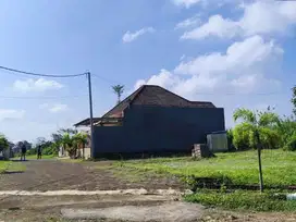 Tanah Malang dekat Bandara abd Saleh