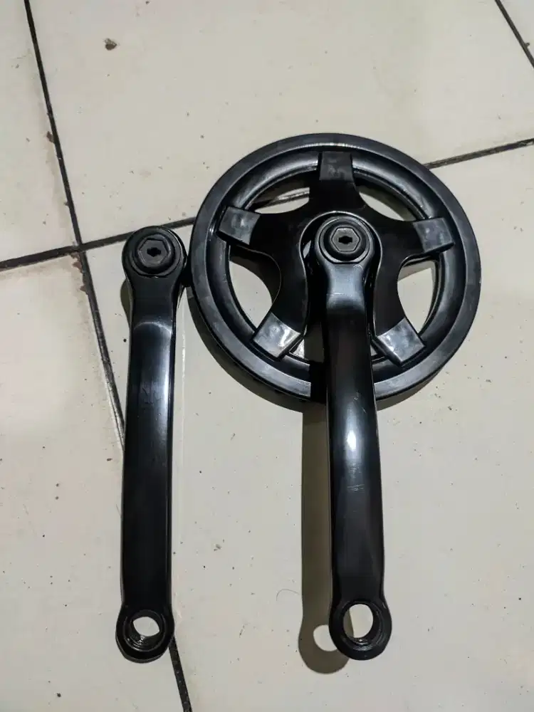 Crank 36t hitam