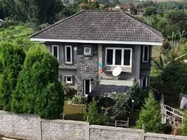 Turun Harga️,Rumah Villa dengan Tanah Luas di daerah Selecta,Batu