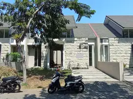 Dijual Rumah Greenlake Siap Huni