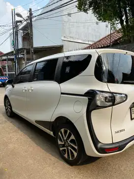 Sienta V 1.5 AT 2019