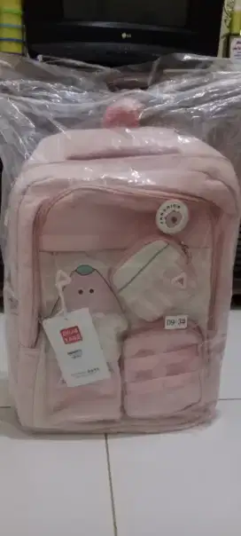 Tas sekolah perempuan