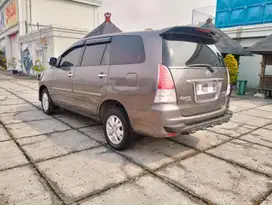 Toyota Kijang Innova 2011 Bensin