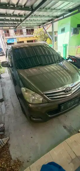 Innova luxury 2011 matic
