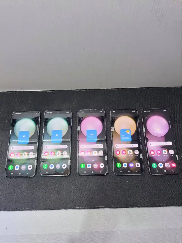 Samsung Galaxy Z FLIP 5 ram 8/256 Minus Tompel, BATANGAN, mulus 99% !!