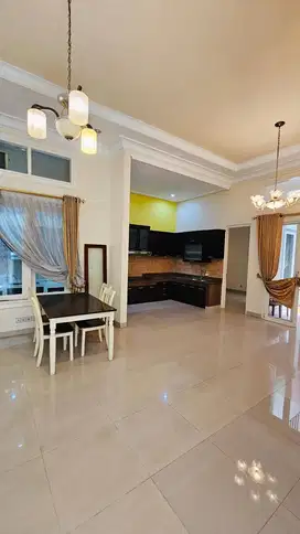 Perumahan Elit Jalan Boulevard Surabaya Selatan CENTRAL PARK A yani