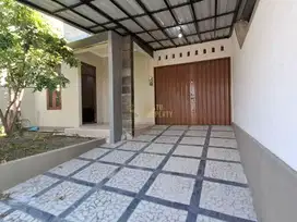 RUMAH LUAS SEMI FURNISHED 12 MENIT KE KAMPUS UPN JOGJA