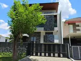 Rumah mewah baru gress balcony di ciraland utama surabaya barat dekat pasar modern dekat uc dan gwalk