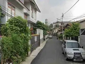Rumah Bagus 2Lt di Kebayoran Baru