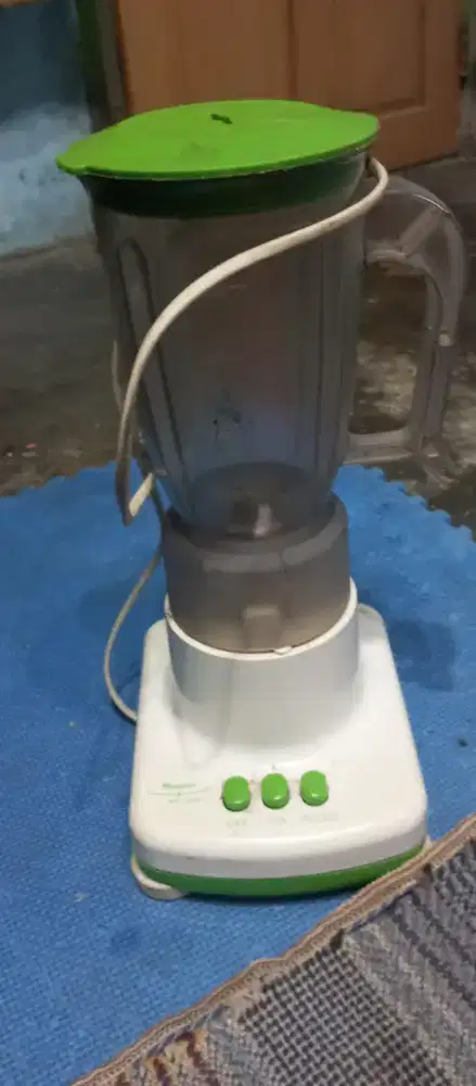 Blender pelumat makanan, buah