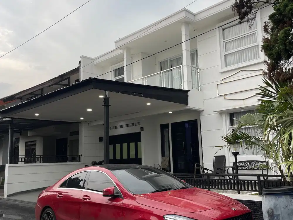 Dijual Rumah Mewah Full Furnished ada kolam renang di Kopo Bandung