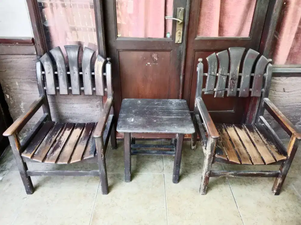 Kursi teras warna coklat
