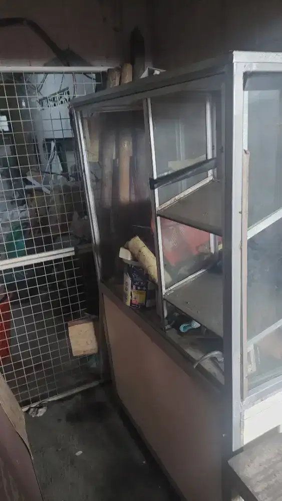 Gerobak jualan jajanan minuman gorengan
