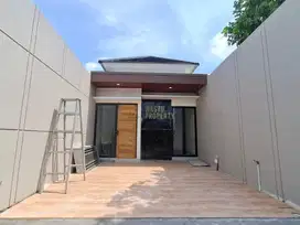 RUMAH BARU SIAP HUNI 4 KT TANAH LUAS DEKAT BANDARA ADI SUCIPTO
