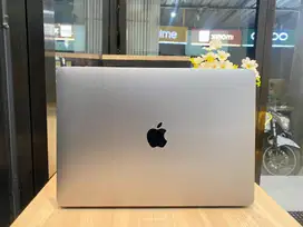 Macbook Pro M1 2020 13” RAM 16GB SSD  512GB Bergaransi