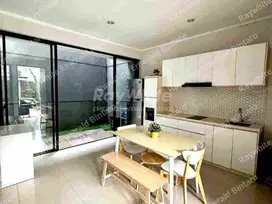 Rumah Cantik Murah Full Furnished Siap Huni 3KT dengan Taman Belakang di Kebayoran Bintaro Jaya