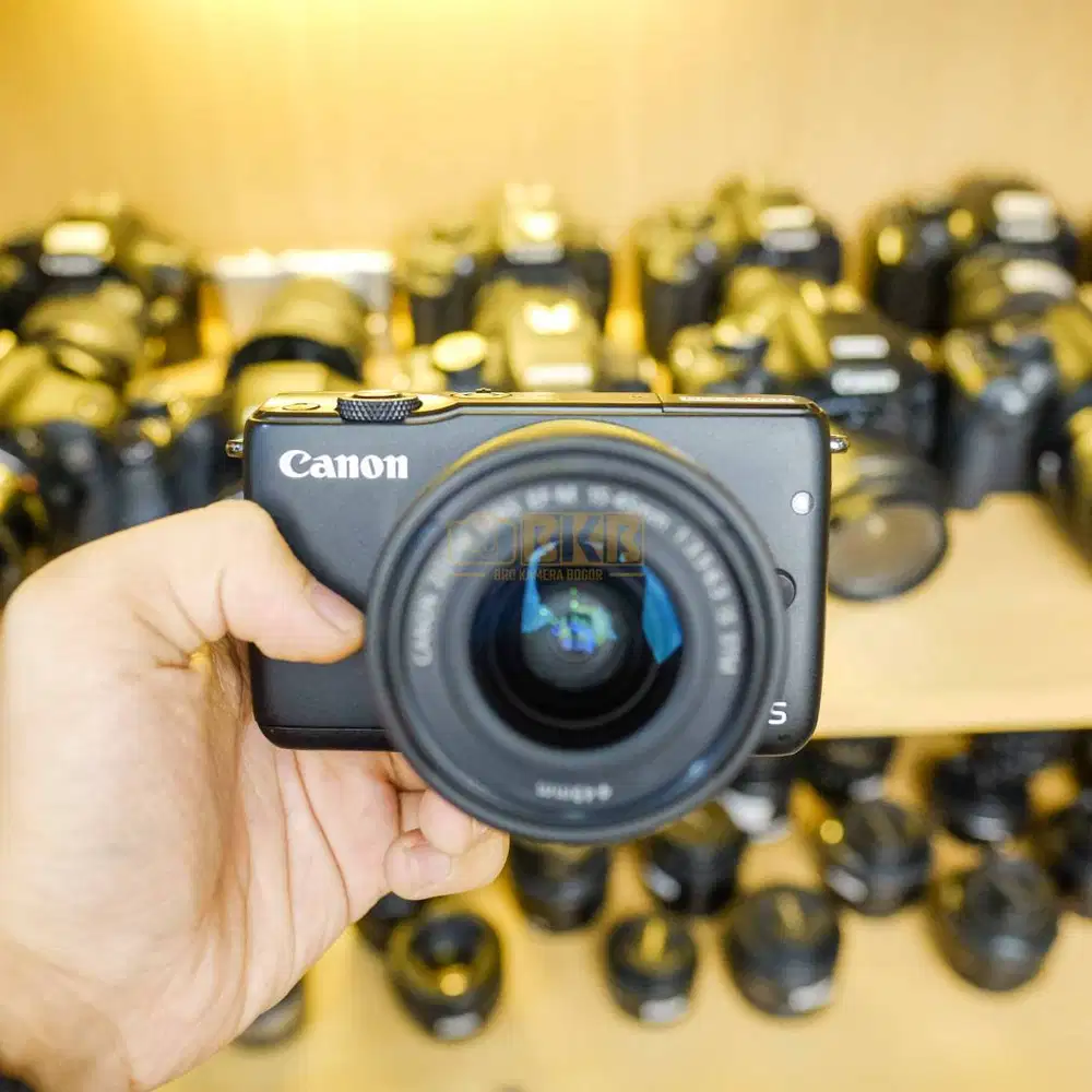 Canon M10 Kit 15-45mm Fullset Mulus