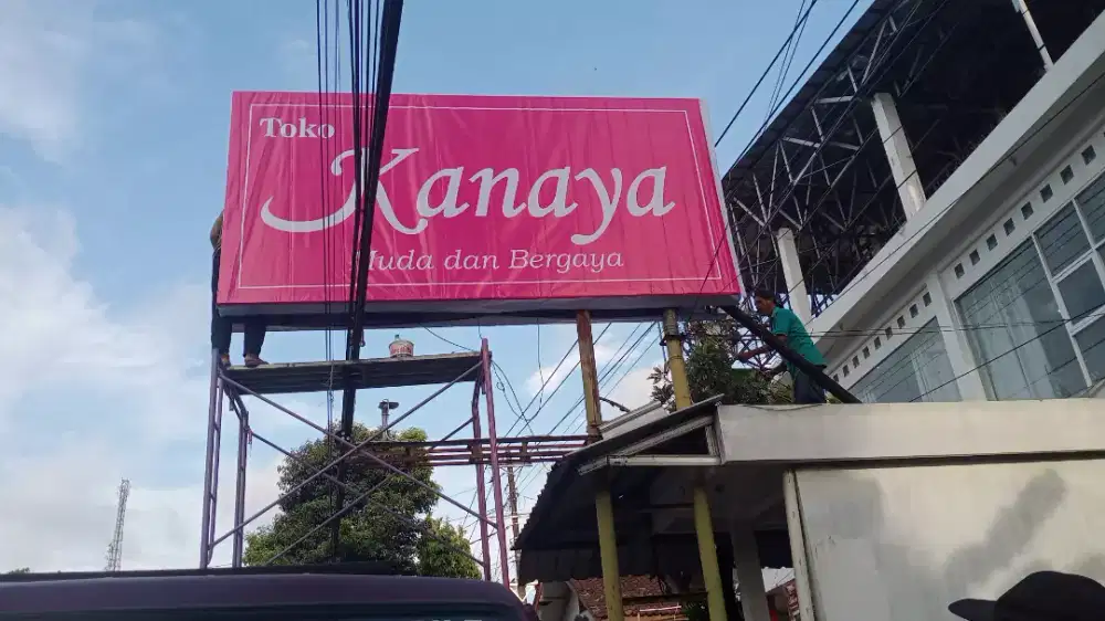 Neon box, papan nama, huruf timbul murmer